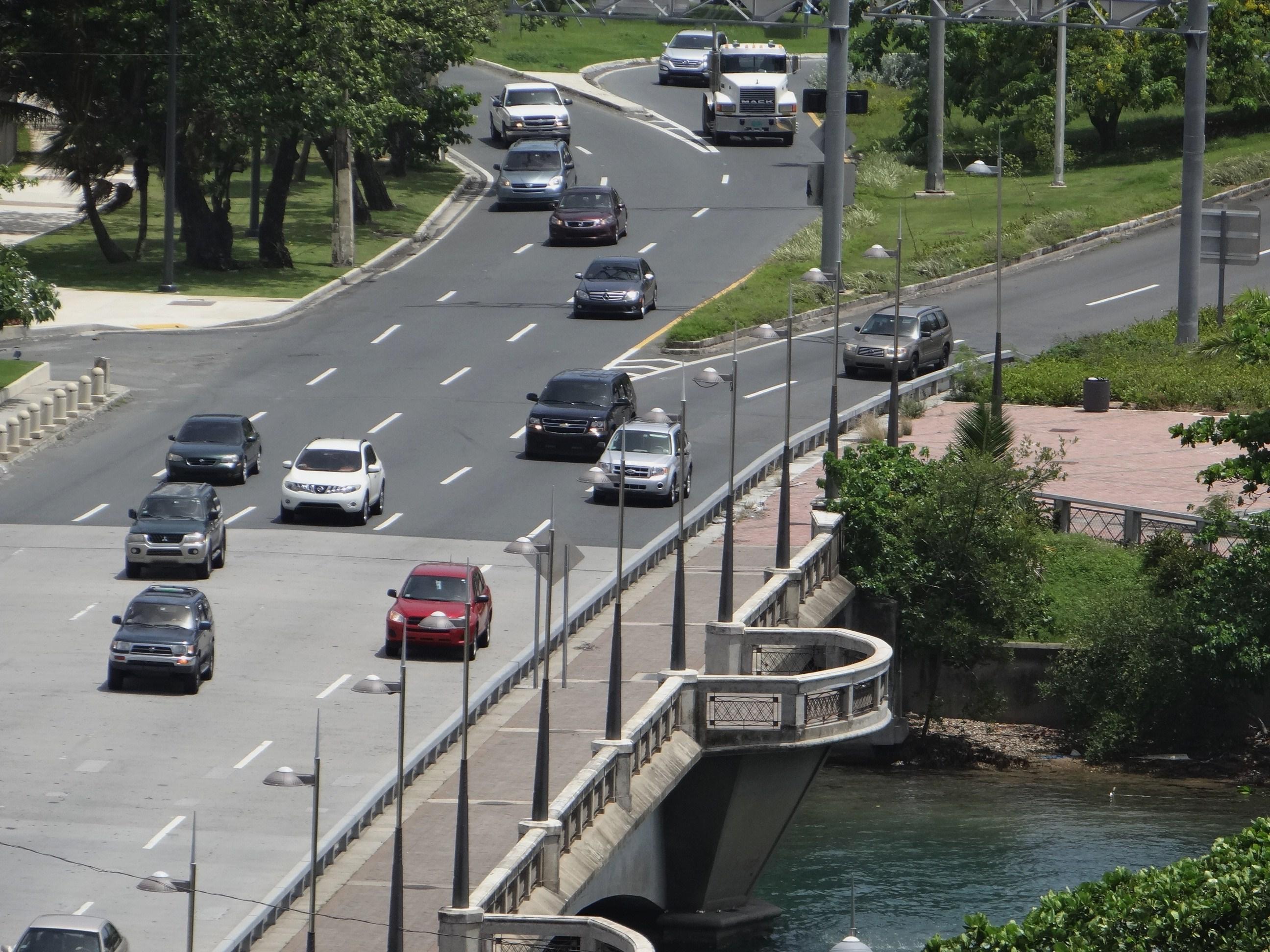 Vista desde la azotea del Edificio del Departamento de Justicia - San Juan (Miramar) - 2013 00048